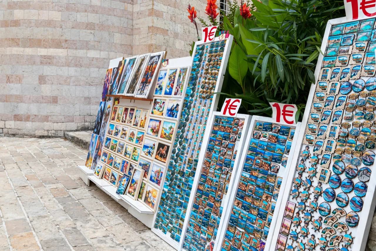 Co warto przywieźć z Czarnogóry? Odkryj unikalne pamiątki i smaki