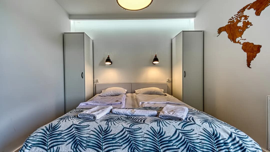 Jak znaleźć tani nocleg i zaoszczędzić na podróży bez wysiłku