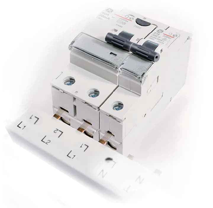 Zasilanie bezpiecznika z góry czy z dołu – uniknij niebezpieczeństw