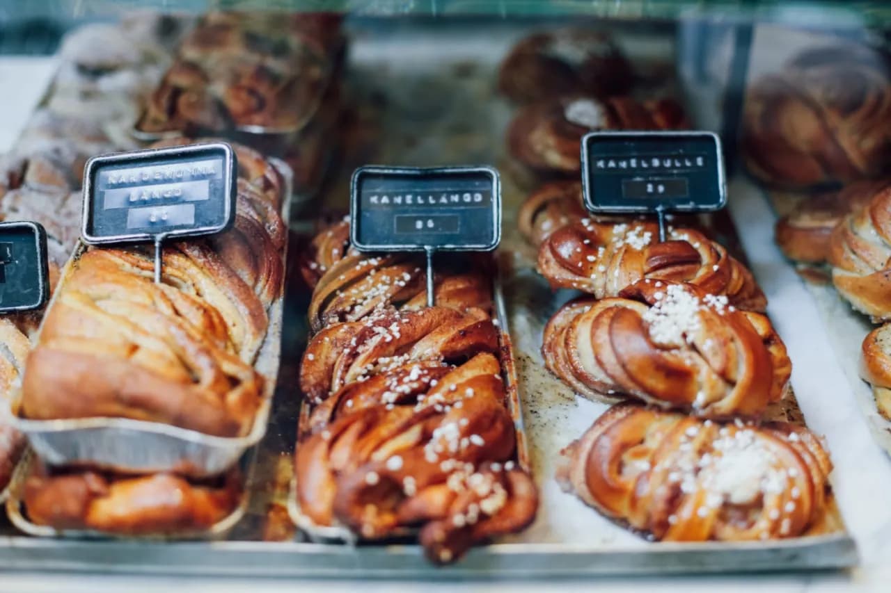 Gdzie zjeść w Sztokholmie? Odkryj tanie i smaczne miejsca