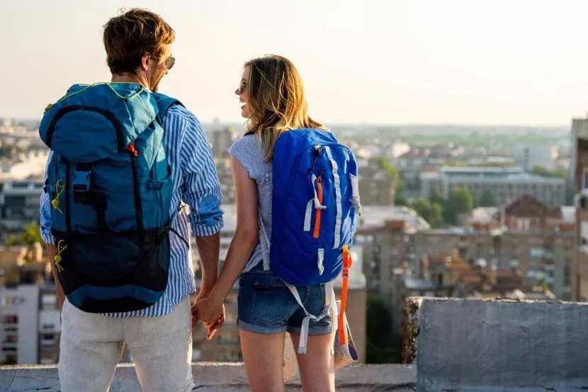 Gdzie szukać tanich noclegów, aby zaoszczędzić na podróży?